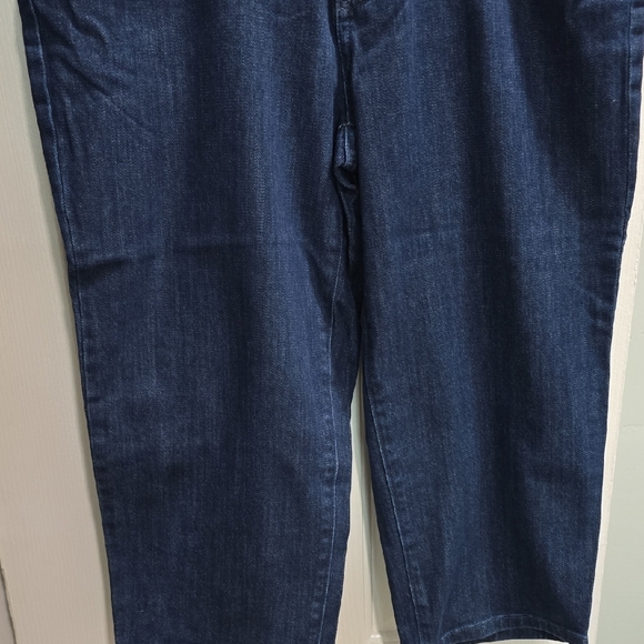 Izod Dark Wash Denim Capris Woman's size 10 - Picture 3 of 13